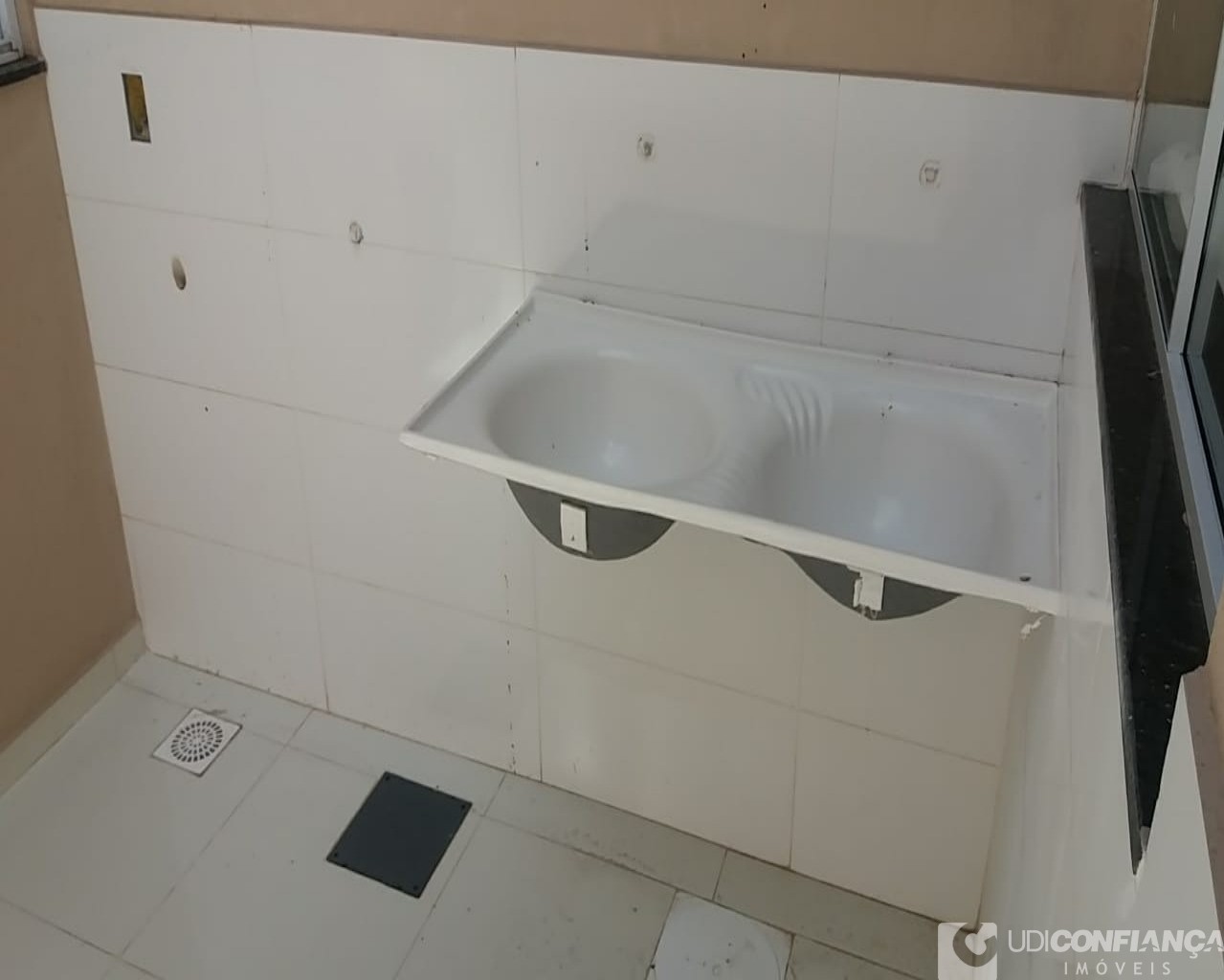 Casa à venda com 2 quartos, 70m² - Foto 18