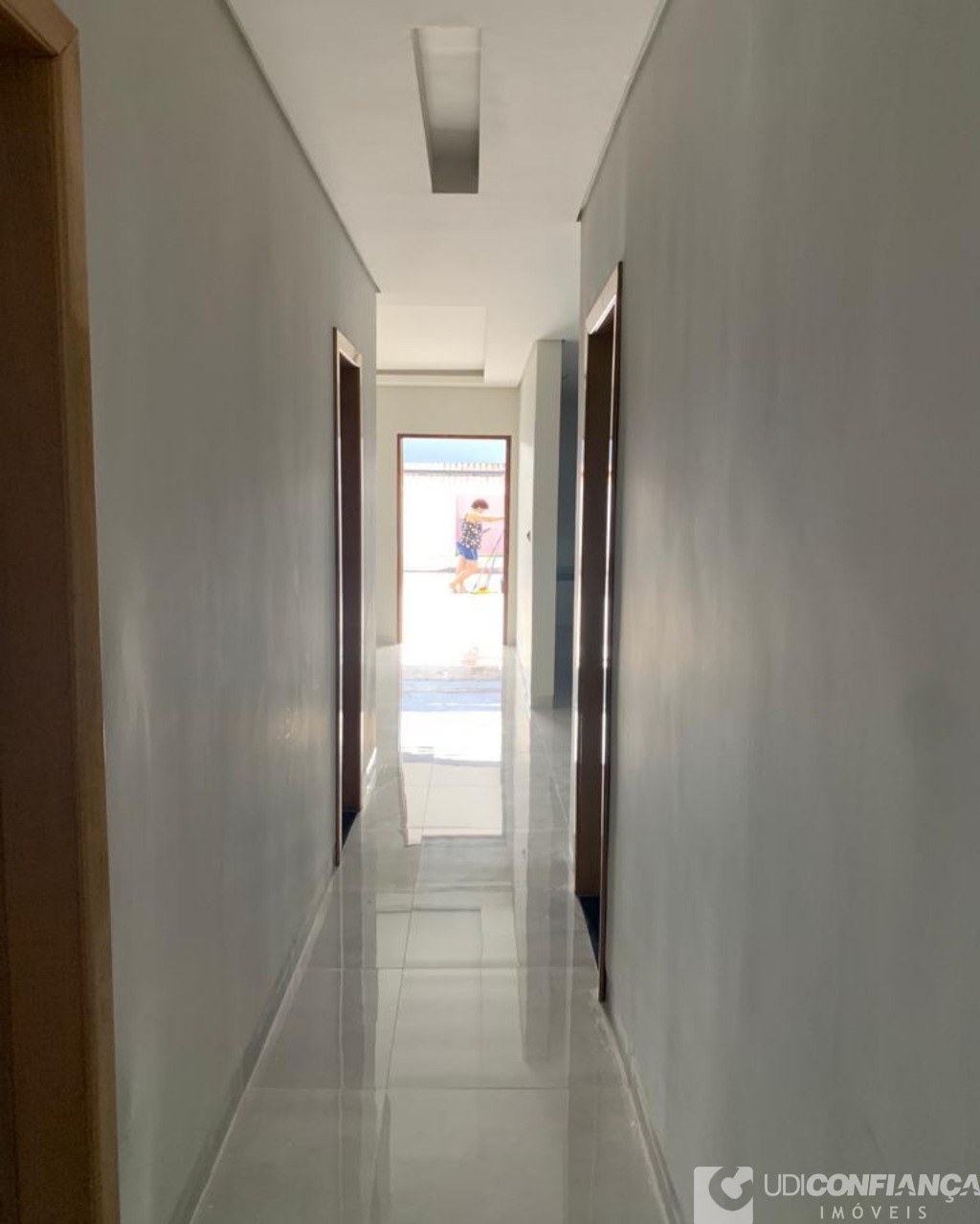 Casa à venda com 4 quartos, 240m² - Foto 9