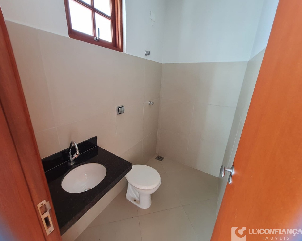 Casa à venda com 3 quartos, 242m² - Foto 17