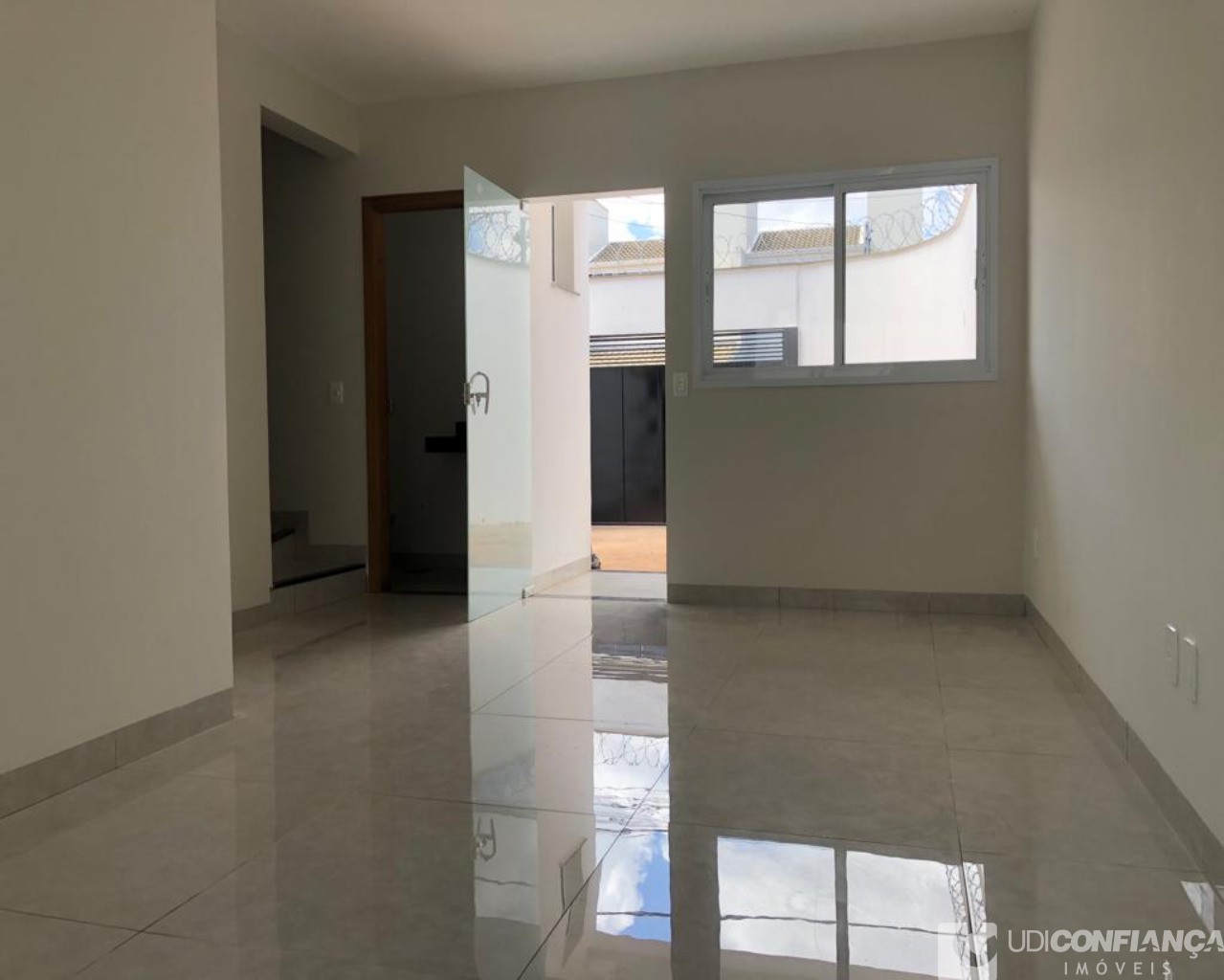 Casa à venda com 2 quartos, 79m² - Foto 6