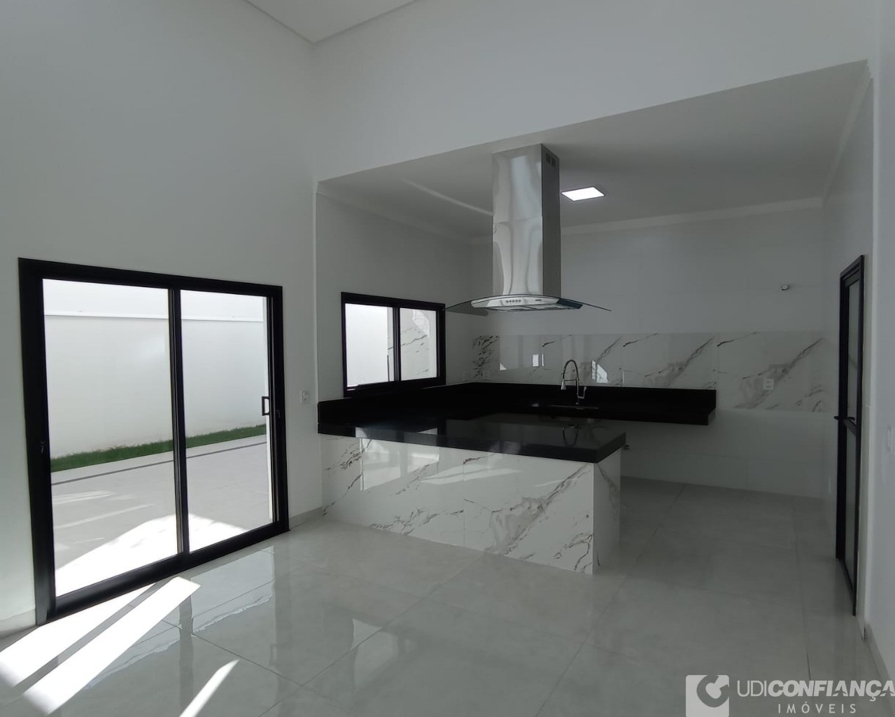 Casa à venda com 3 quartos, 162m² - Foto 12