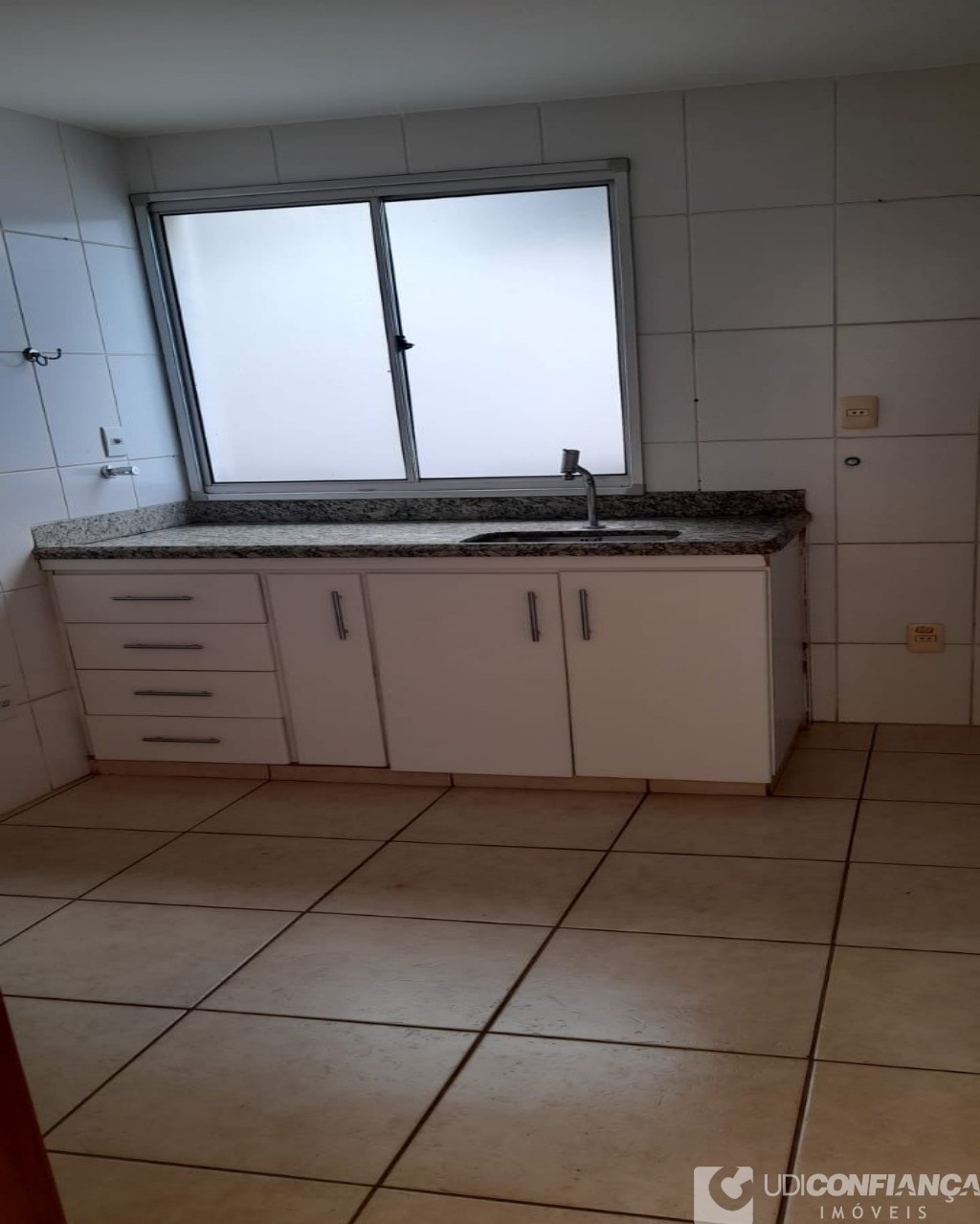 Apartamento à venda com 3 quartos, 106m² - Foto 4