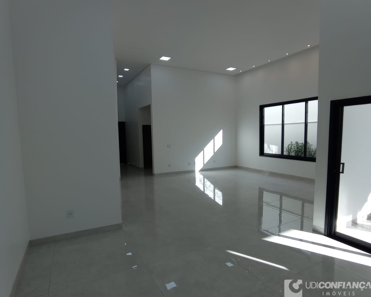 Casa à venda com 3 quartos, 162m² - Foto 9