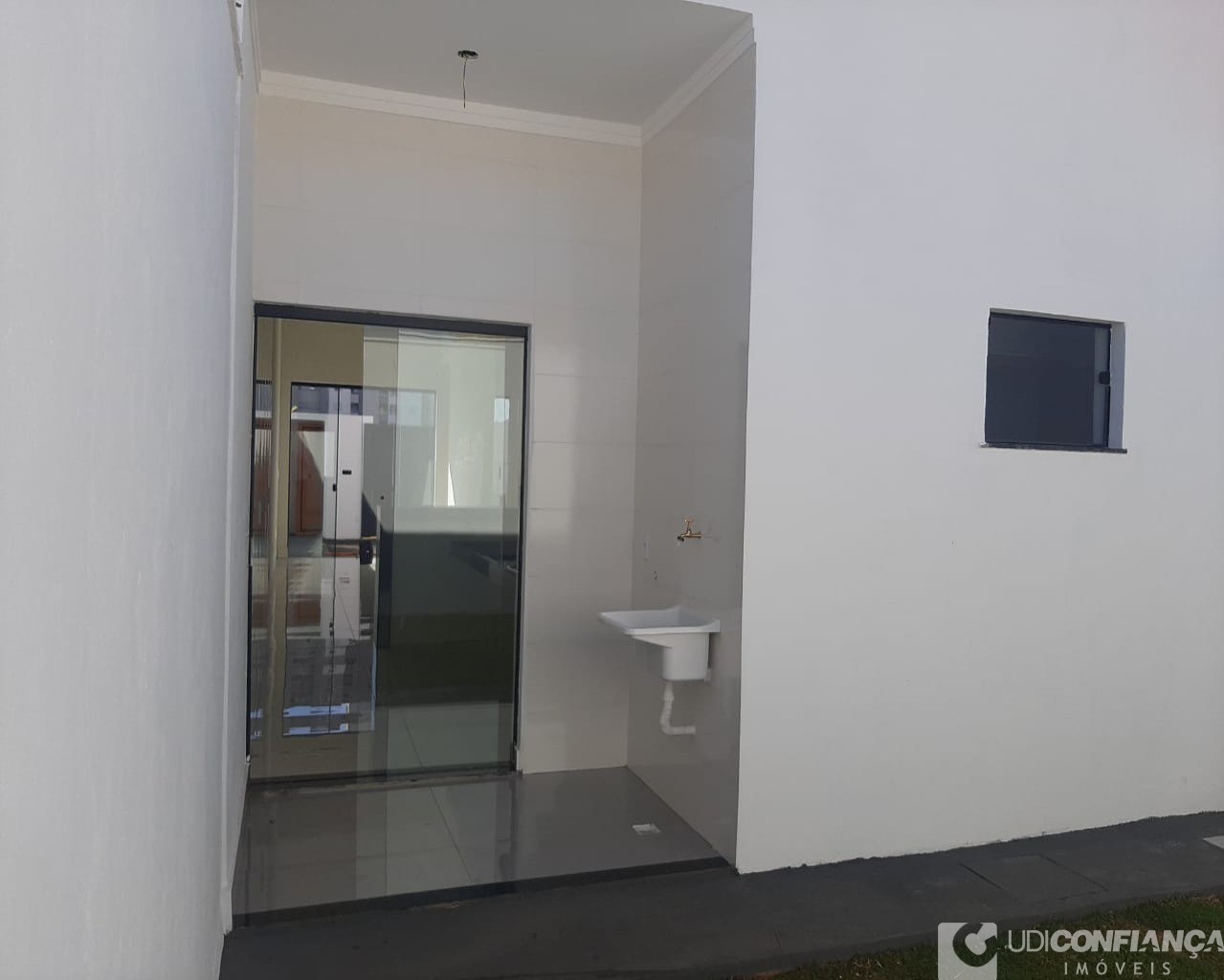 Casa à venda com 2 quartos, 60m² - Foto 13