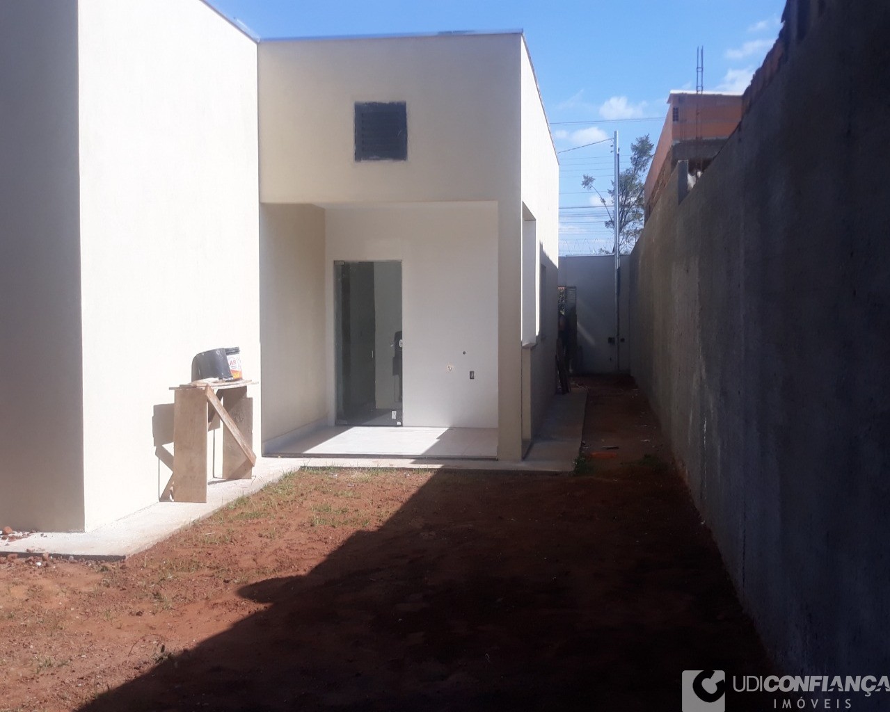 Casa à venda com 3 quartos, 100m² - Foto 7