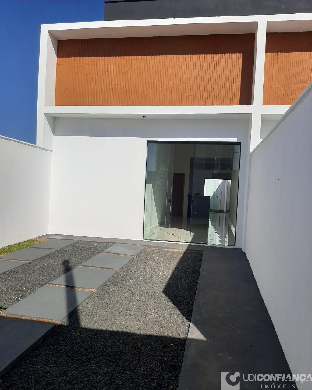 Casa à venda com 2 quartos, 60m² - Foto 1