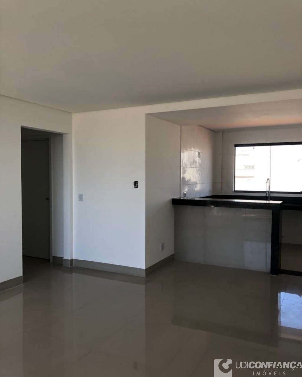 Apartamento à venda com 3 quartos, 90m² - Foto 3