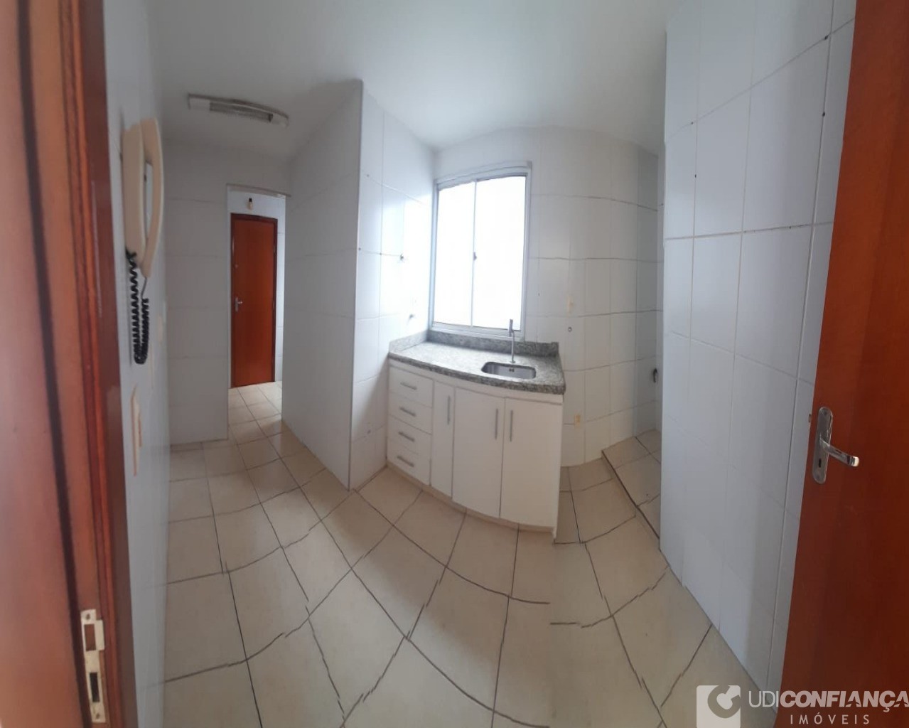 Apartamento à venda com 3 quartos, 106m² - Foto 3