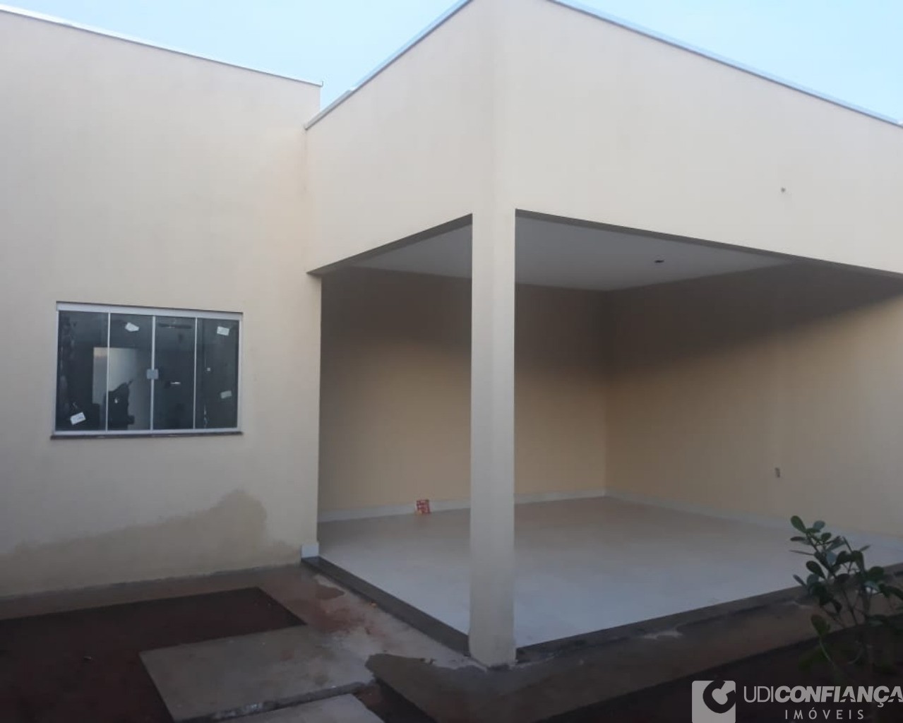 Casa à venda com 3 quartos, 100m² - Foto 3