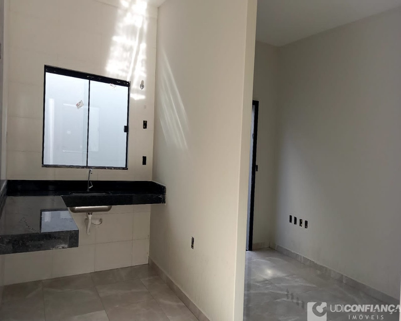 Casa à venda com 2 quartos, 50m² - Foto 16