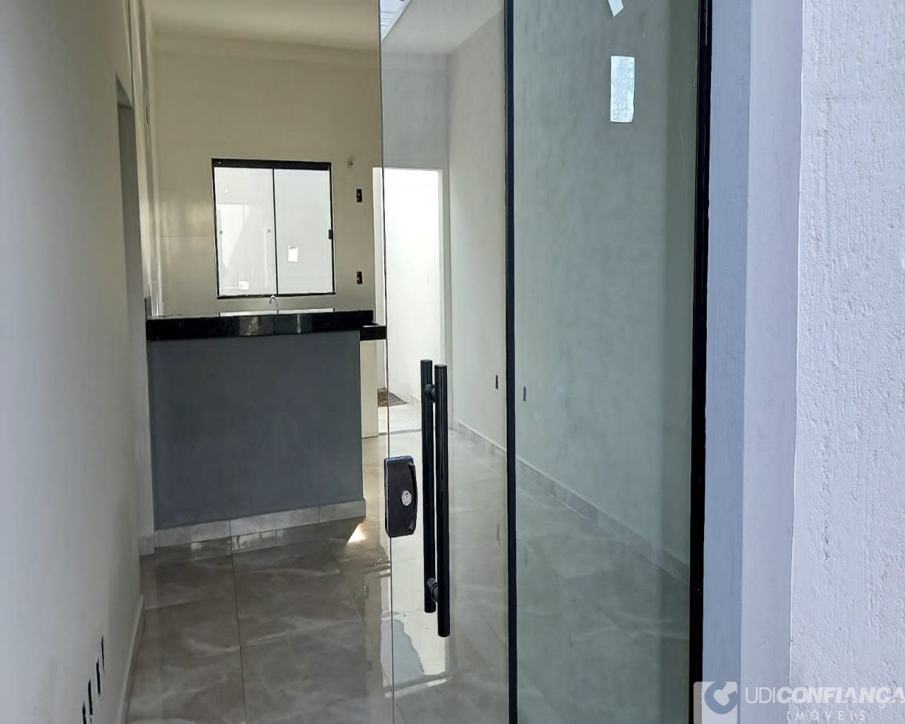 Casa à venda com 2 quartos, 50m² - Foto 1