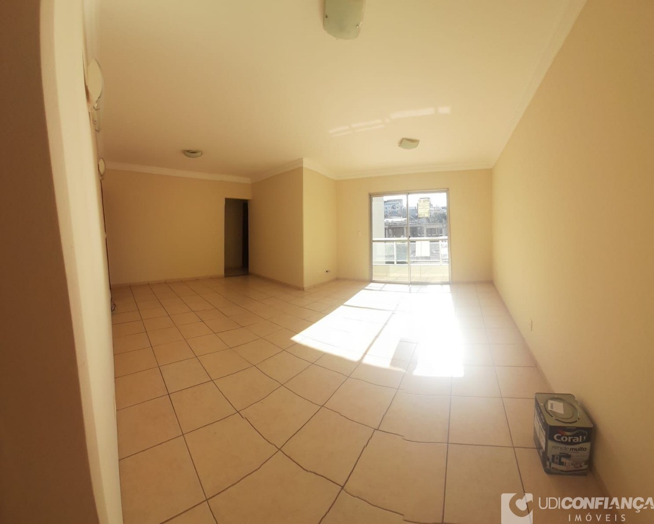 Apartamento à venda com 3 quartos, 106m² - Foto 2