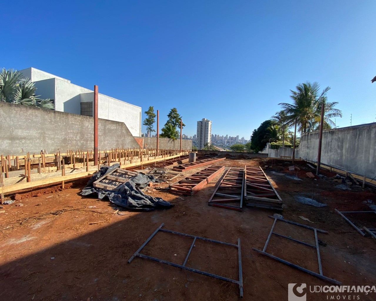 Casa à venda com 4 quartos, 300m² - Foto 14