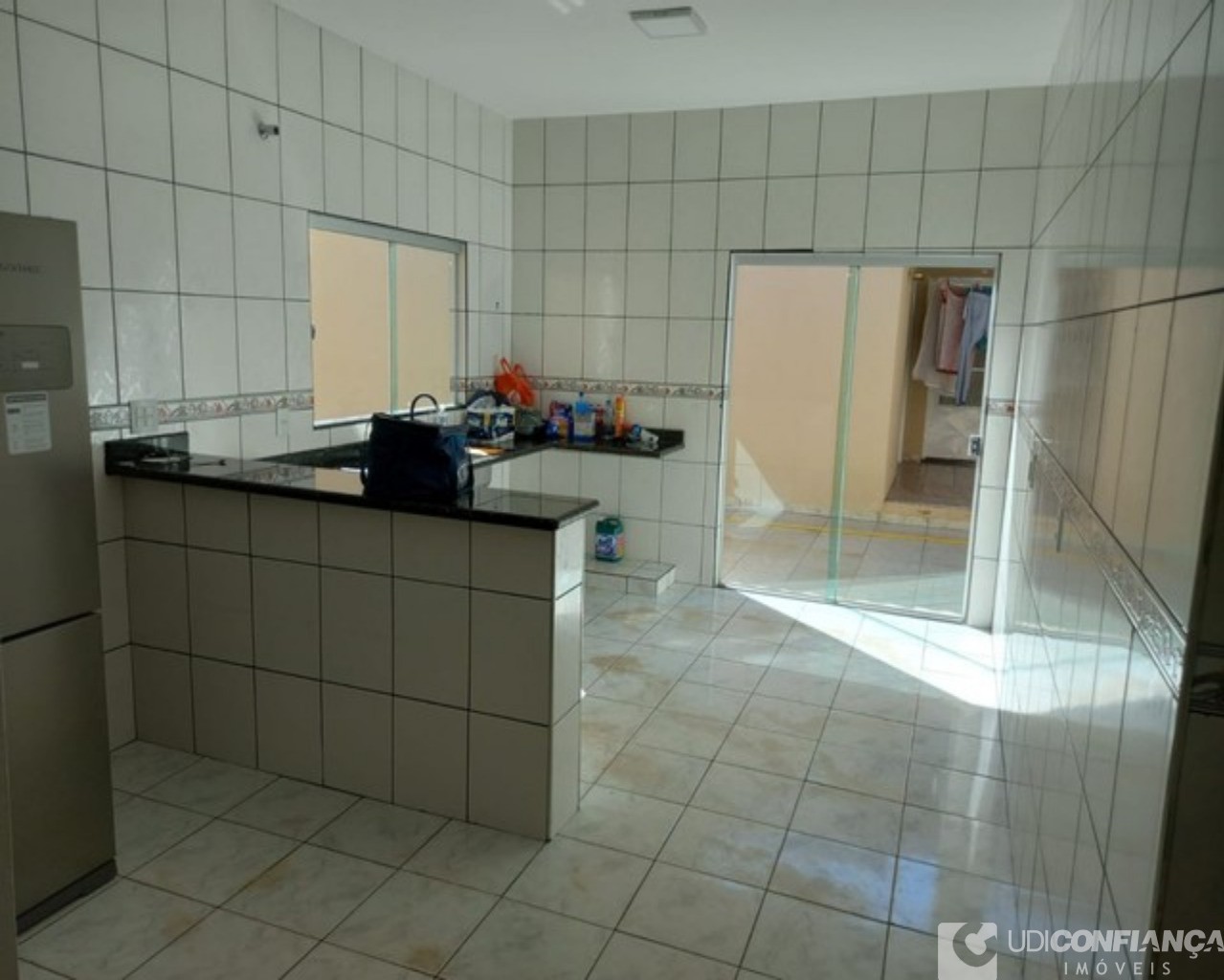 Casa à venda com 3 quartos, 120m² - Foto 3