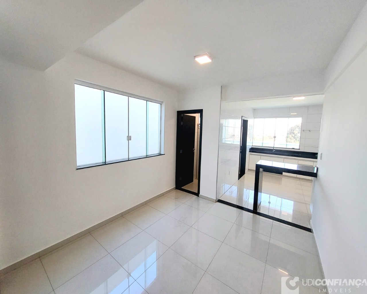 Apartamento à venda com 3 quartos, 150m² - Foto 4