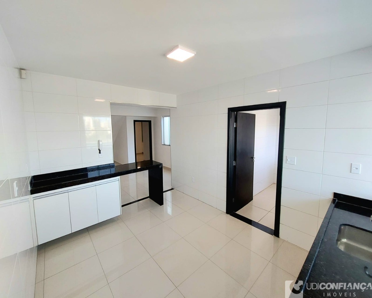 Apartamento à venda com 3 quartos, 150m² - Foto 7