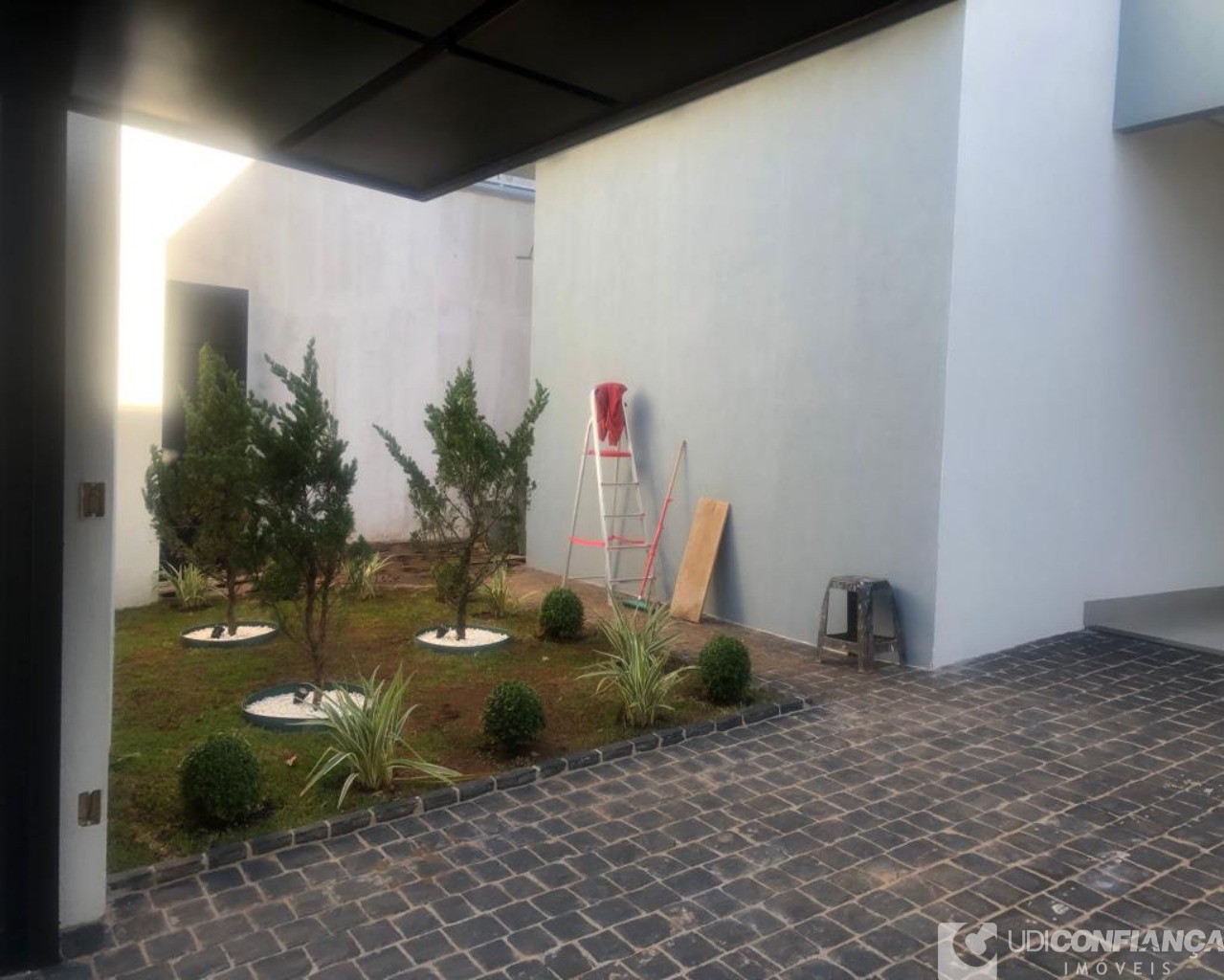 Casa à venda com 3 quartos, 247m² - Foto 2