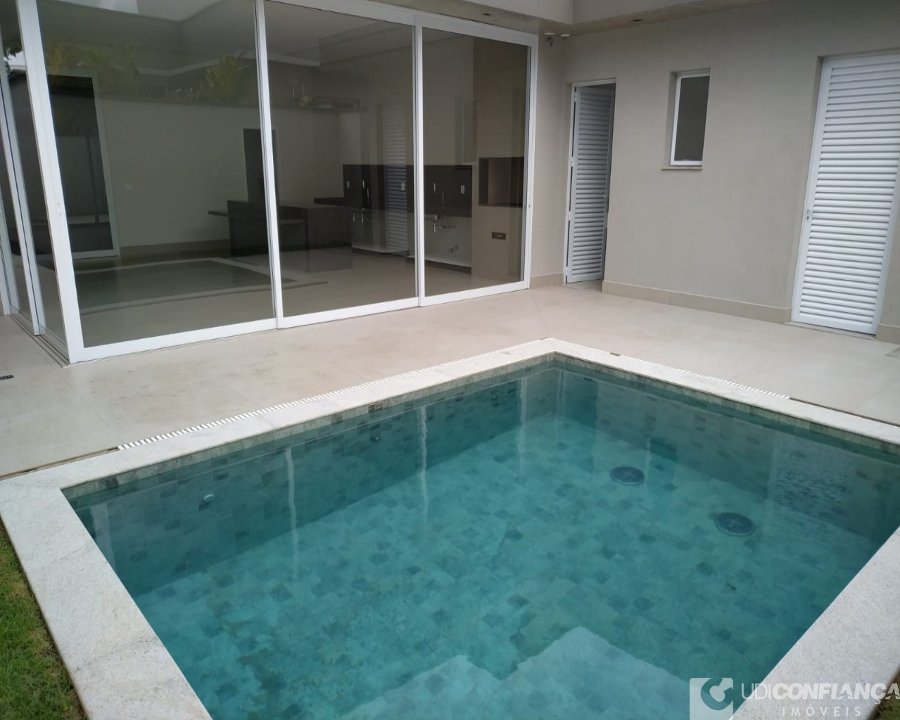 Casa à venda com 3 quartos, 251m² - Foto 6