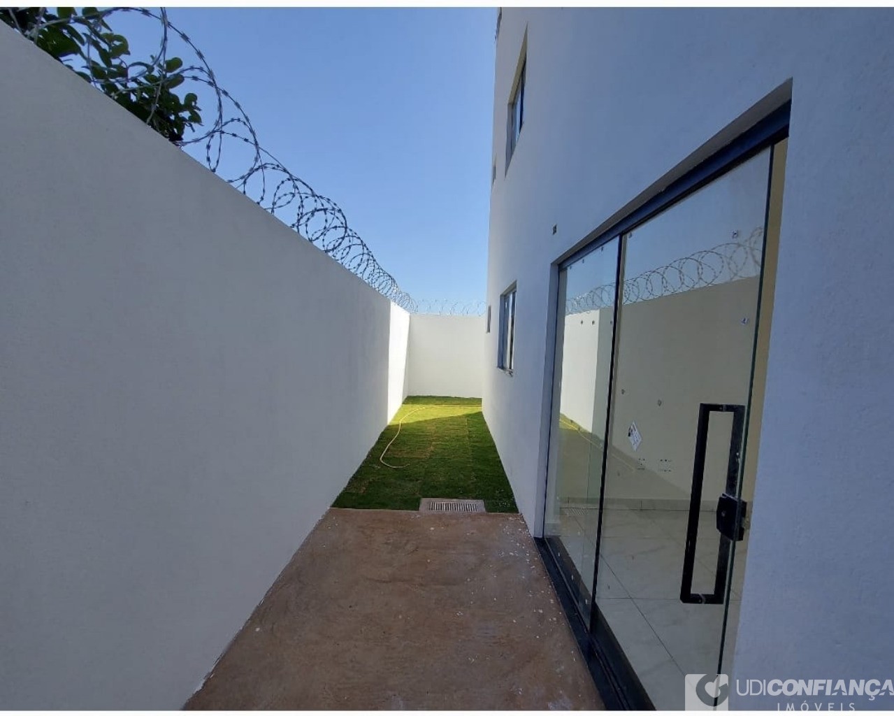 Apartamento à venda com 2 quartos, 61m² - Foto 3