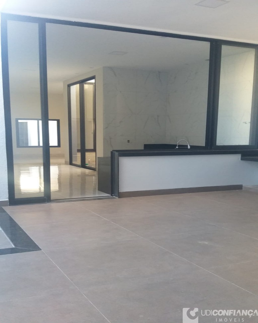 Casa à venda com 3 quartos, 200m² - Foto 9