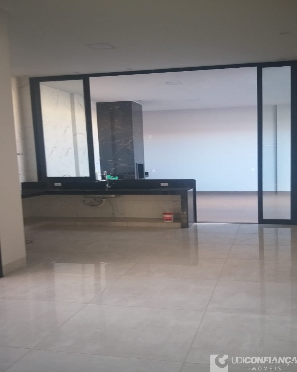 Casa à venda com 3 quartos, 200m² - Foto 15