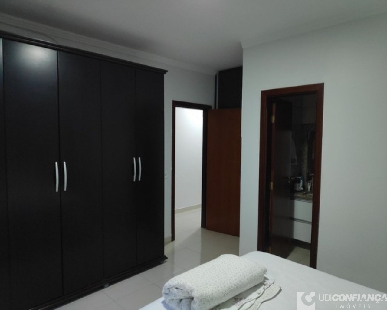 Casa à venda com 4 quartos, 190m² - Foto 9