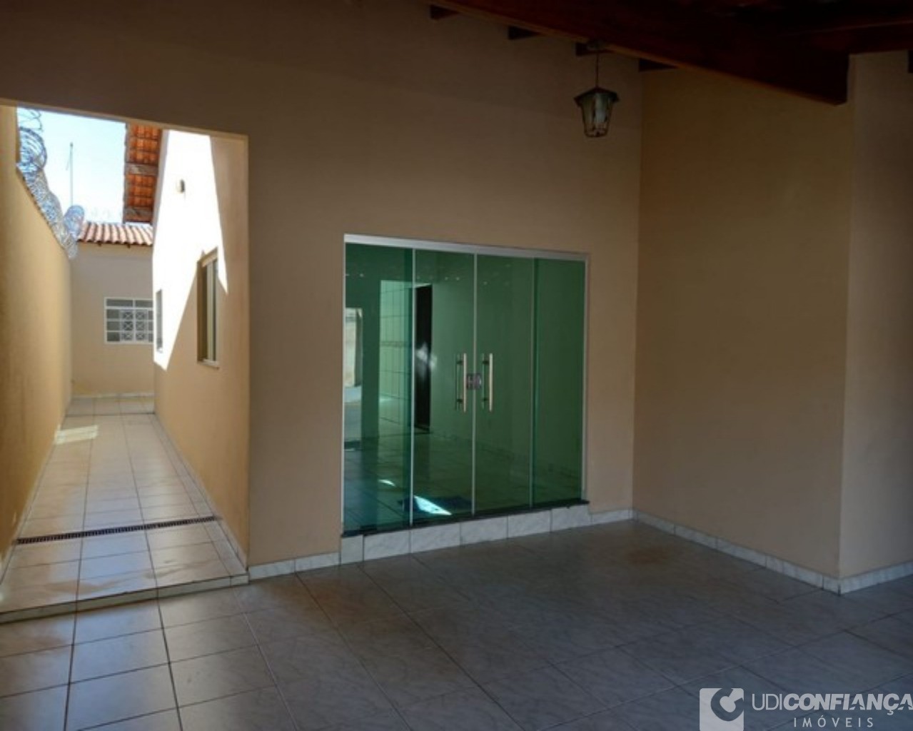 Casa à venda com 3 quartos, 120m² - Foto 1