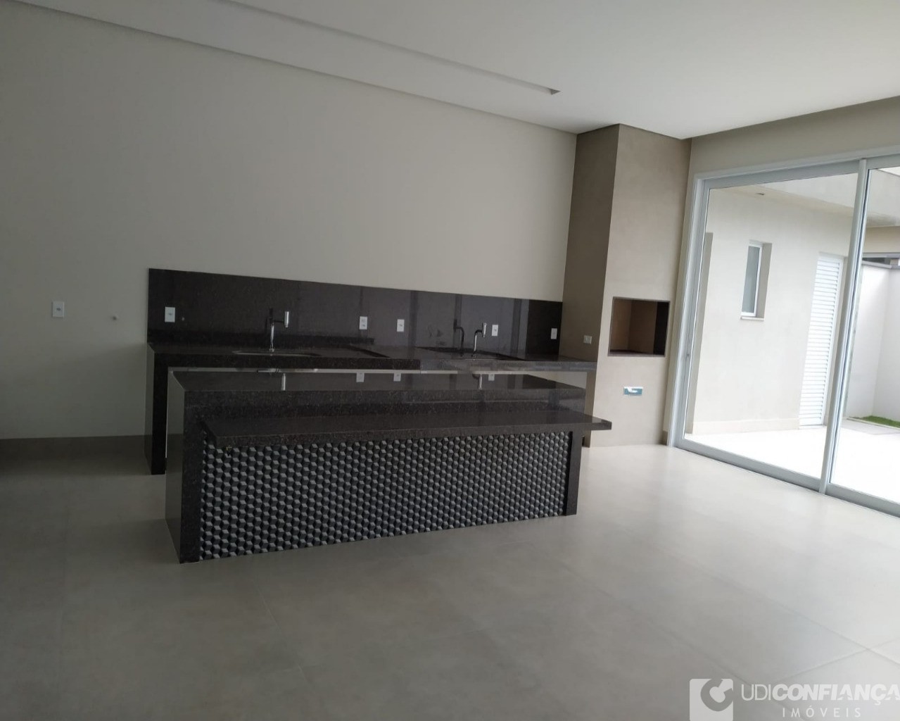 Casa à venda com 3 quartos, 251m² - Foto 5