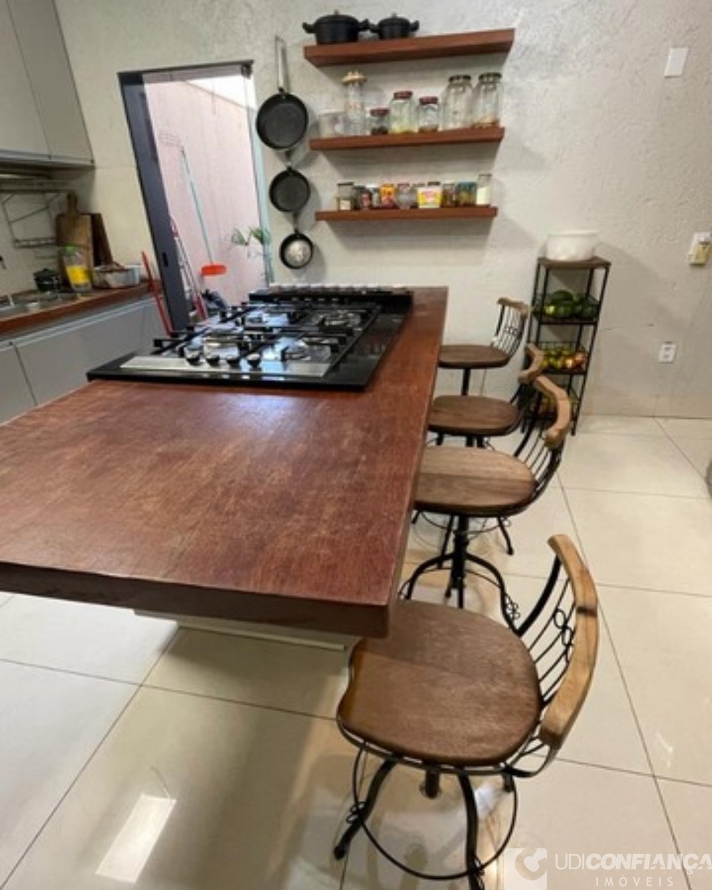 Casa à venda com 3 quartos, 180m² - Foto 9