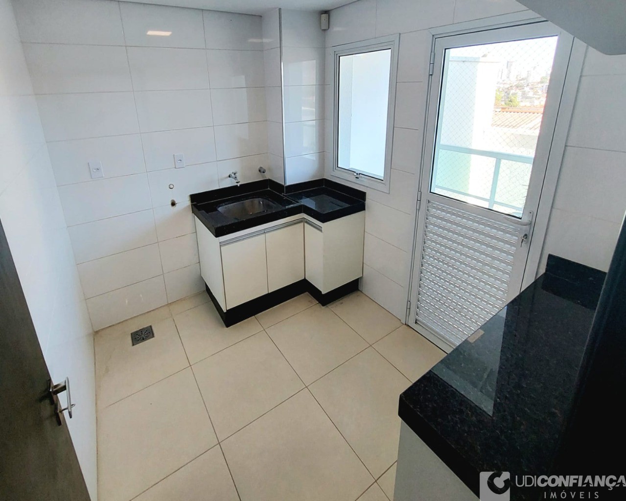 Apartamento à venda com 3 quartos, 150m² - Foto 8