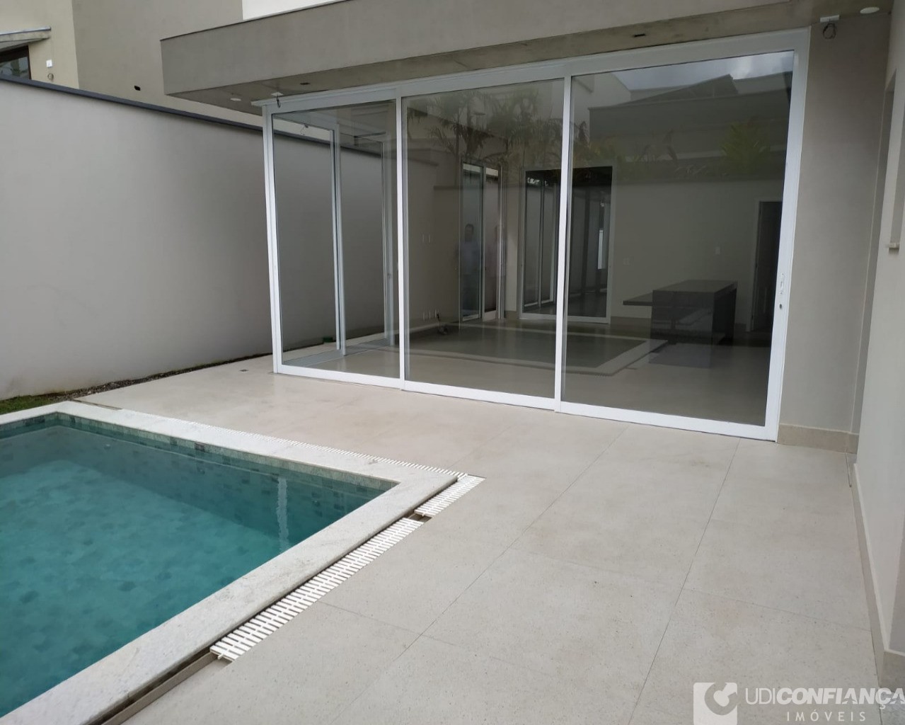 Casa à venda com 3 quartos, 251m² - Foto 4