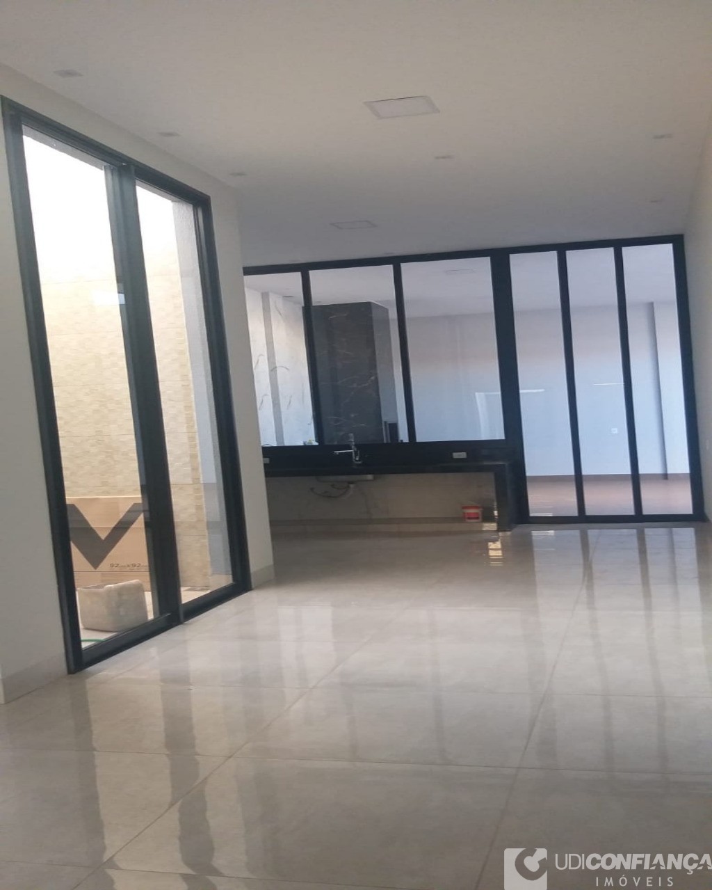 Casa à venda com 3 quartos, 200m² - Foto 8