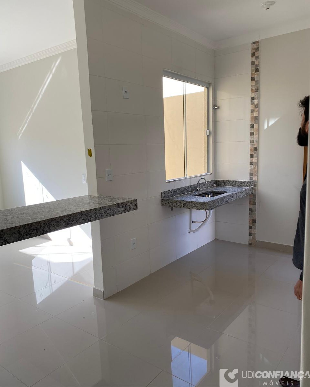 Casa à venda com 2 quartos, 60m² - Foto 12