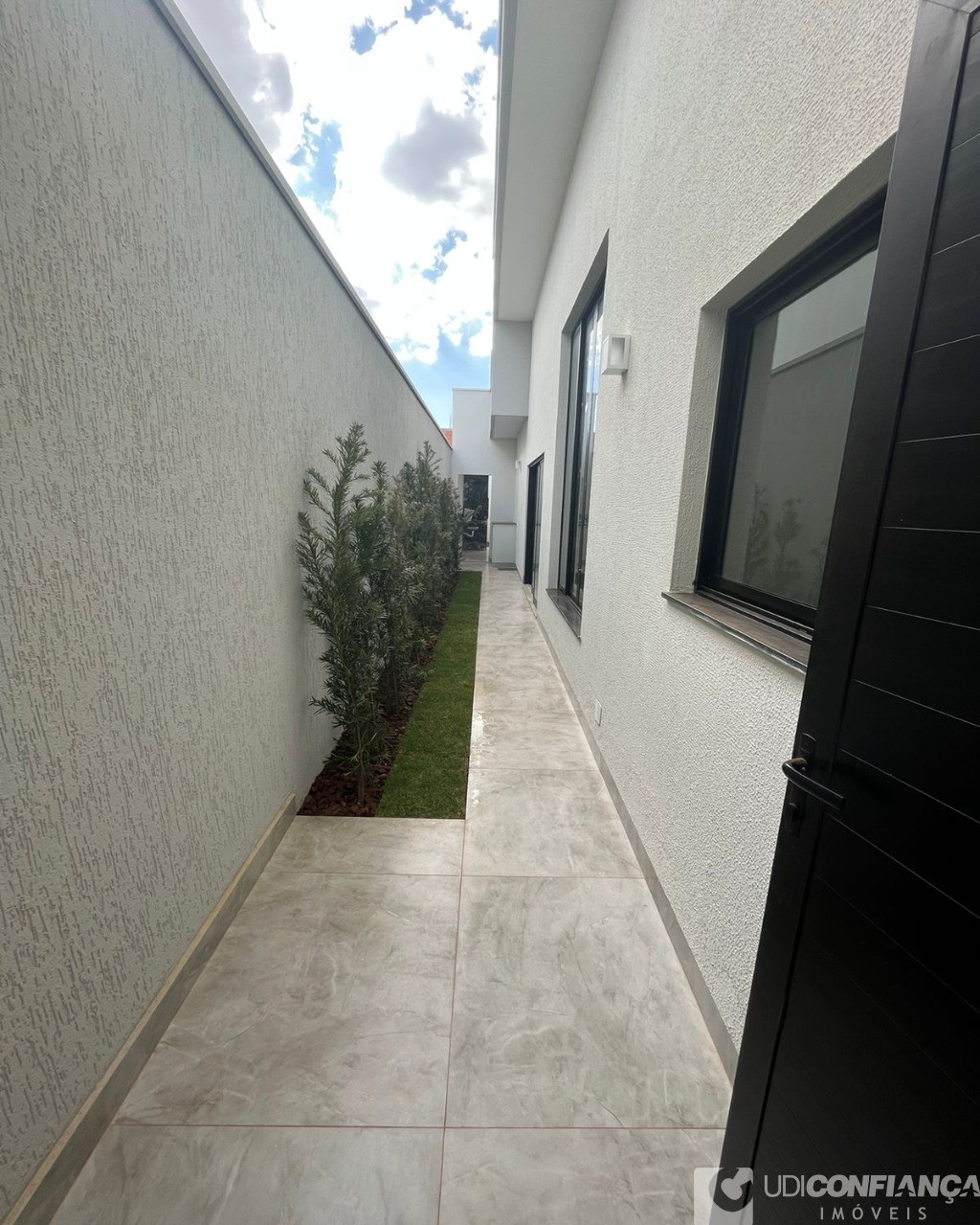 Casa à venda com 3 quartos, 205m² - Foto 7