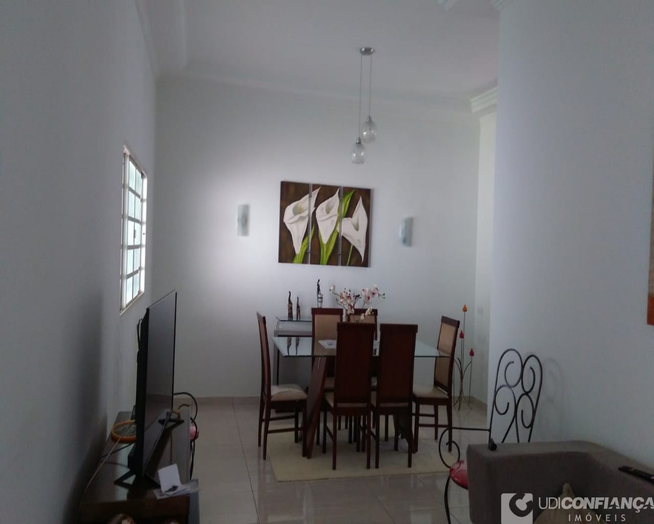 Casa à venda com 2 quartos, 146m² - Foto 1