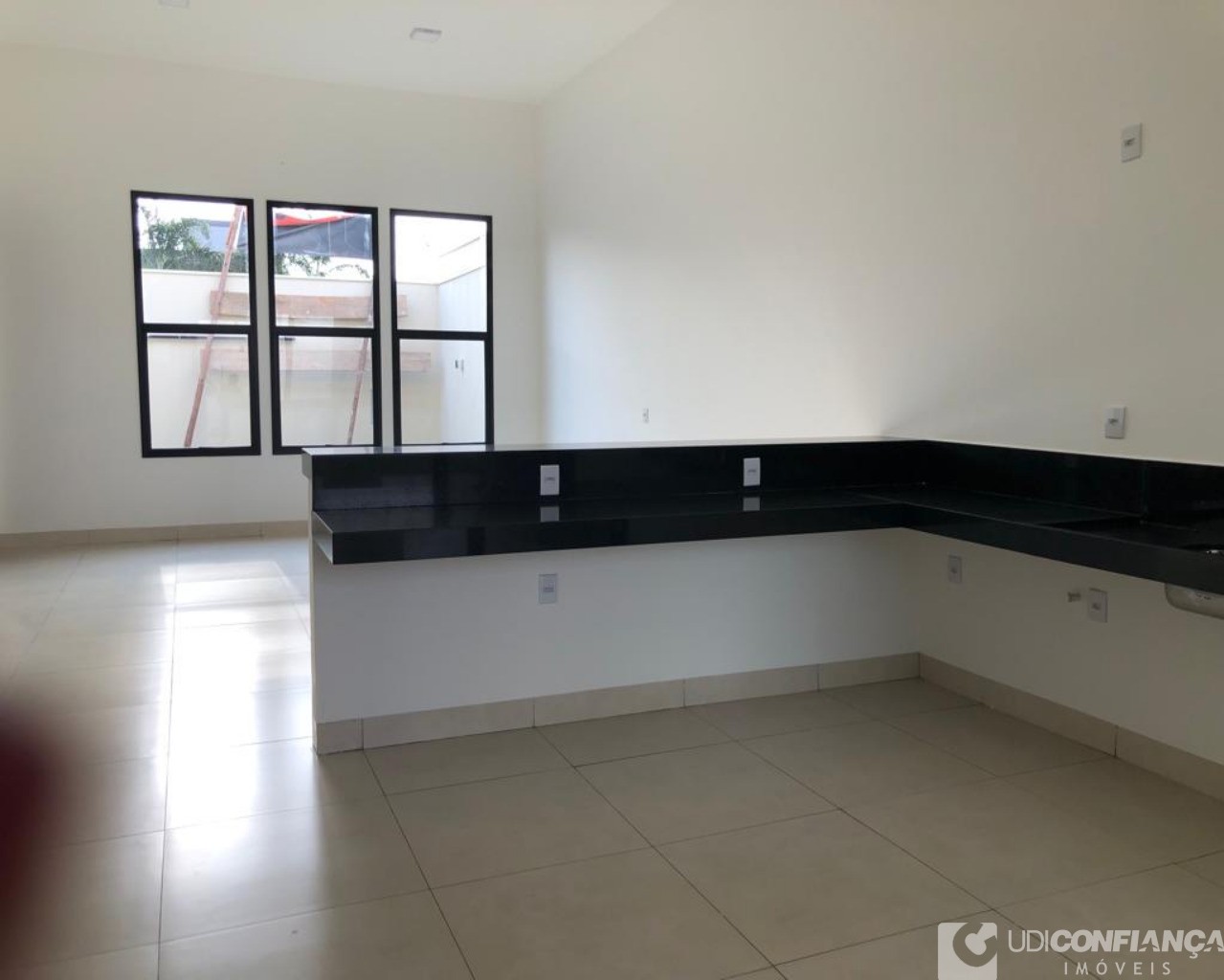 Casa à venda com 3 quartos, 154m² - Foto 3