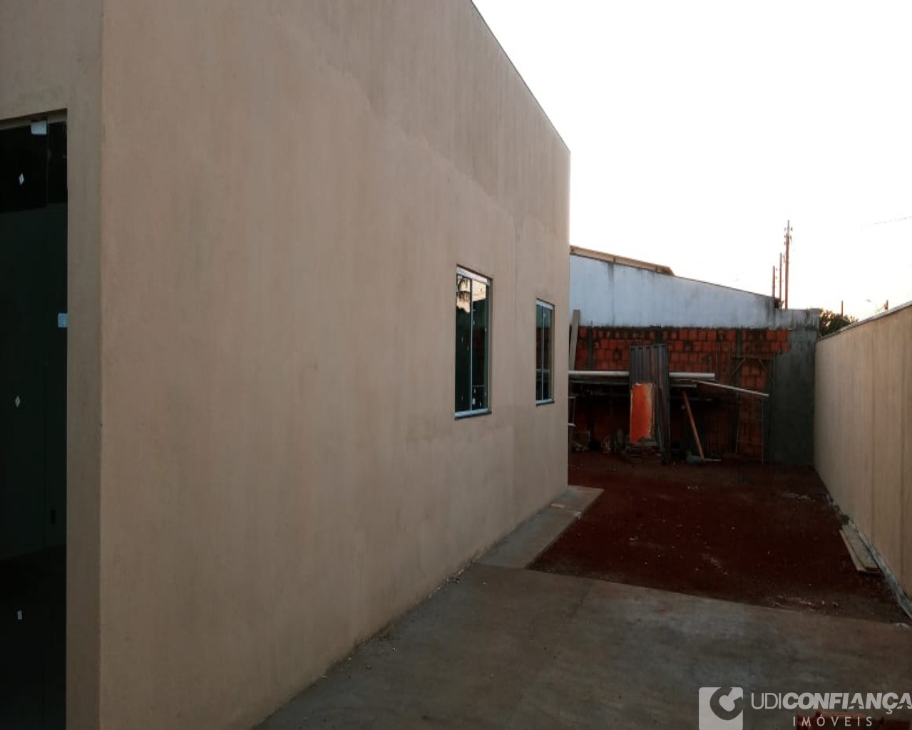 Casa à venda com 3 quartos, 110m² - Foto 11