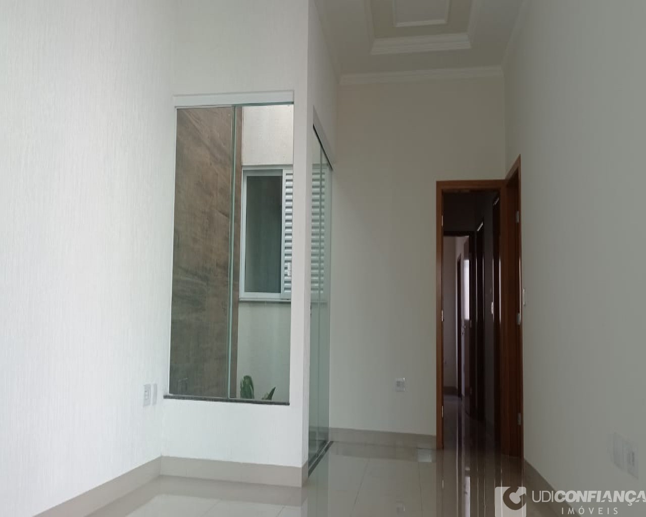 Casa à venda com 3 quartos, 180m² - Foto 1