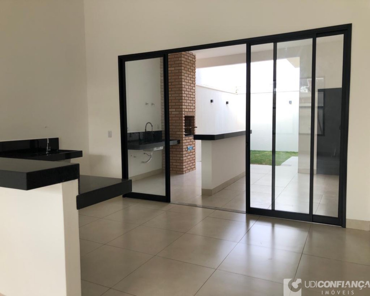 Casa à venda com 3 quartos, 154m² - Foto 8