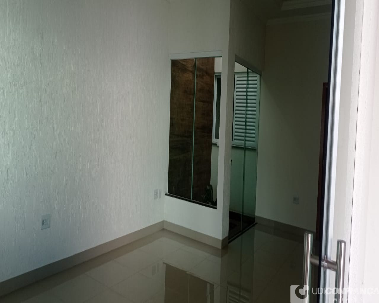 Casa à venda com 3 quartos, 180m² - Foto 2