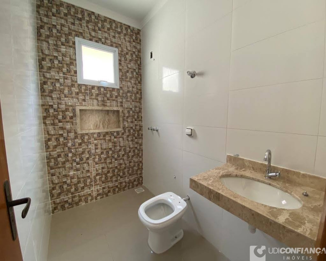 Casa à venda com 3 quartos, 75m² - Foto 11