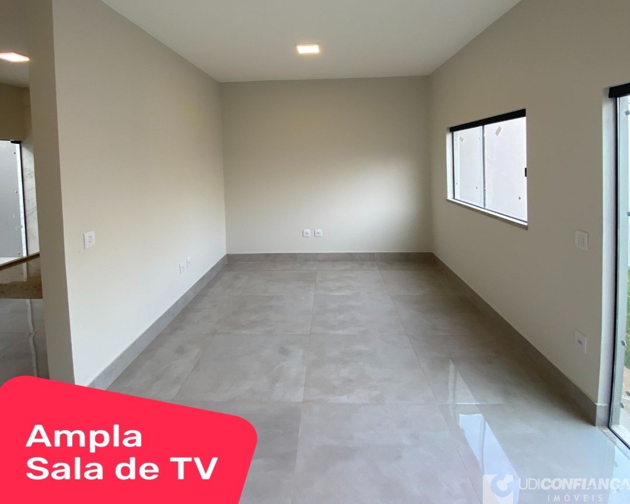 Casa à venda com 2 quartos, 67m² - Foto 2