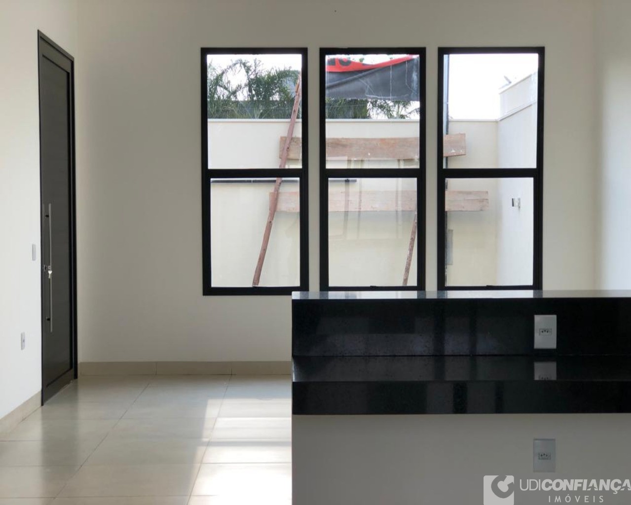 Casa à venda com 3 quartos, 154m² - Foto 1