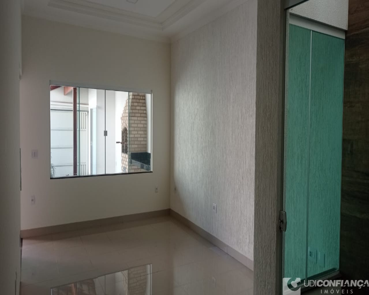 Casa à venda com 3 quartos, 180m² - Foto 3