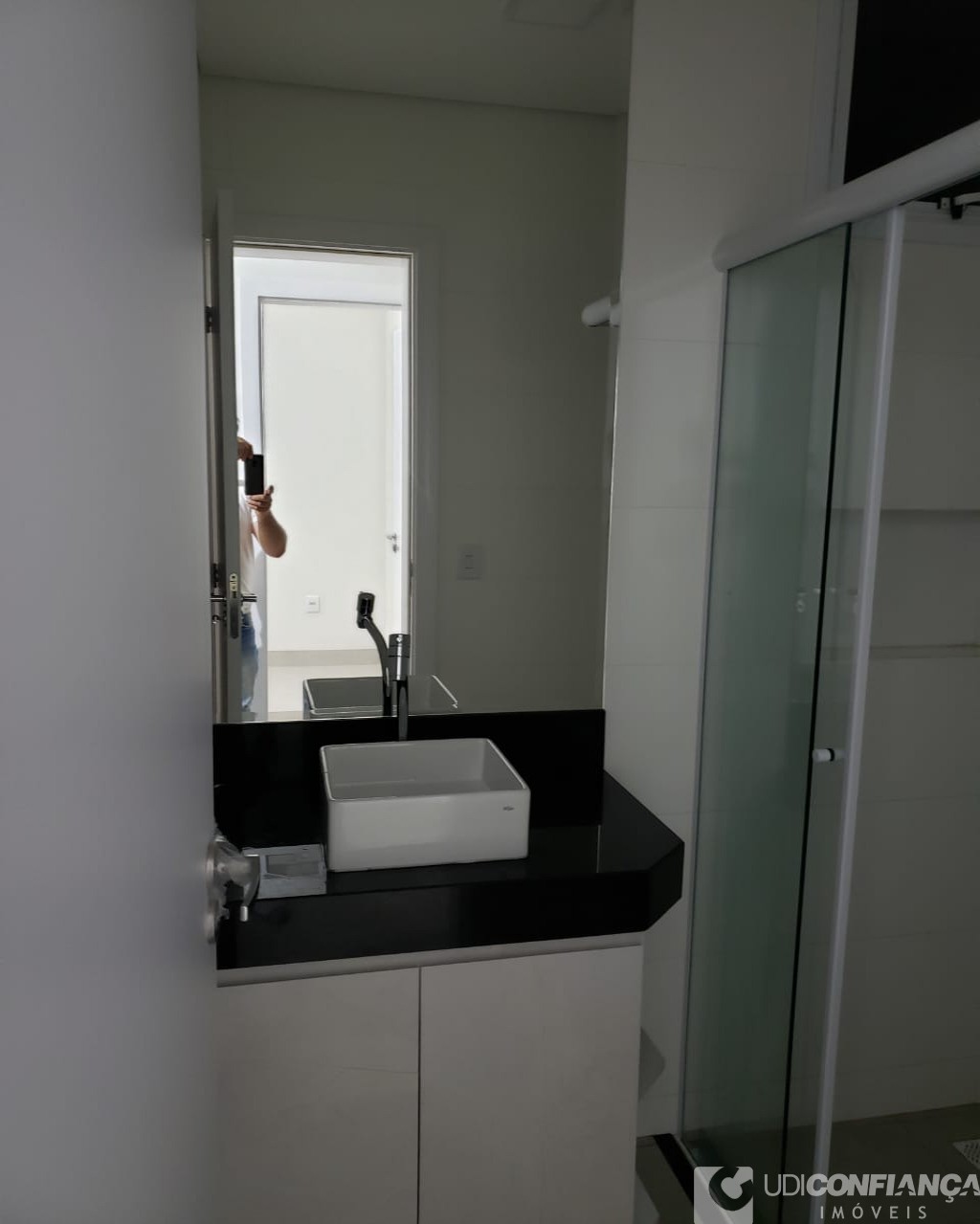 Apartamento à venda com 2 quartos, 66m² - Foto 2