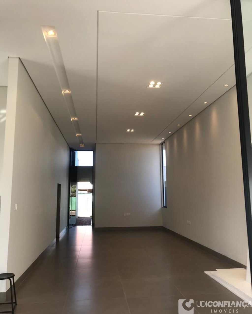 Casa à venda com 3 quartos, 213m² - Foto 3