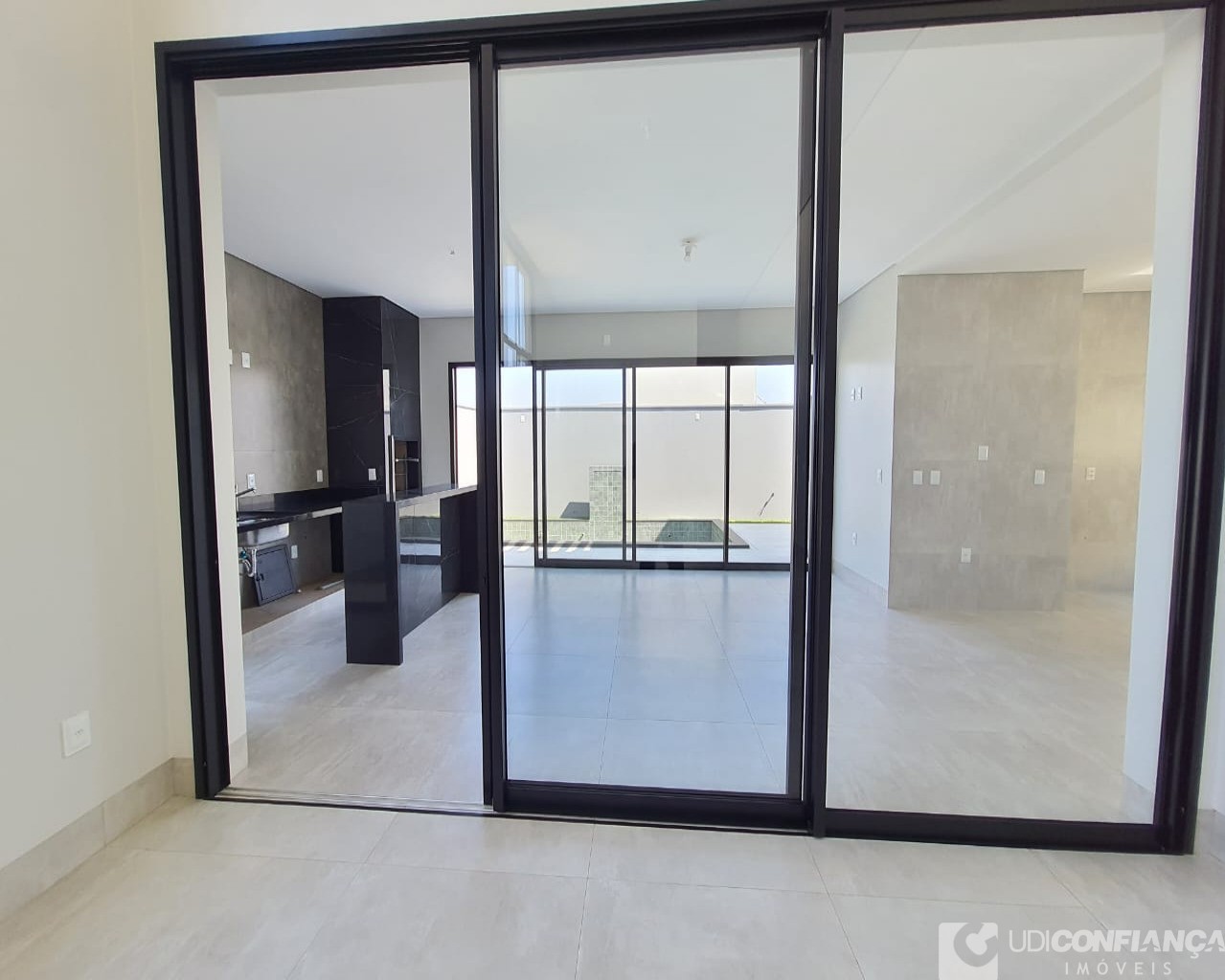 Casa à venda com 3 quartos, 360m² - Foto 13