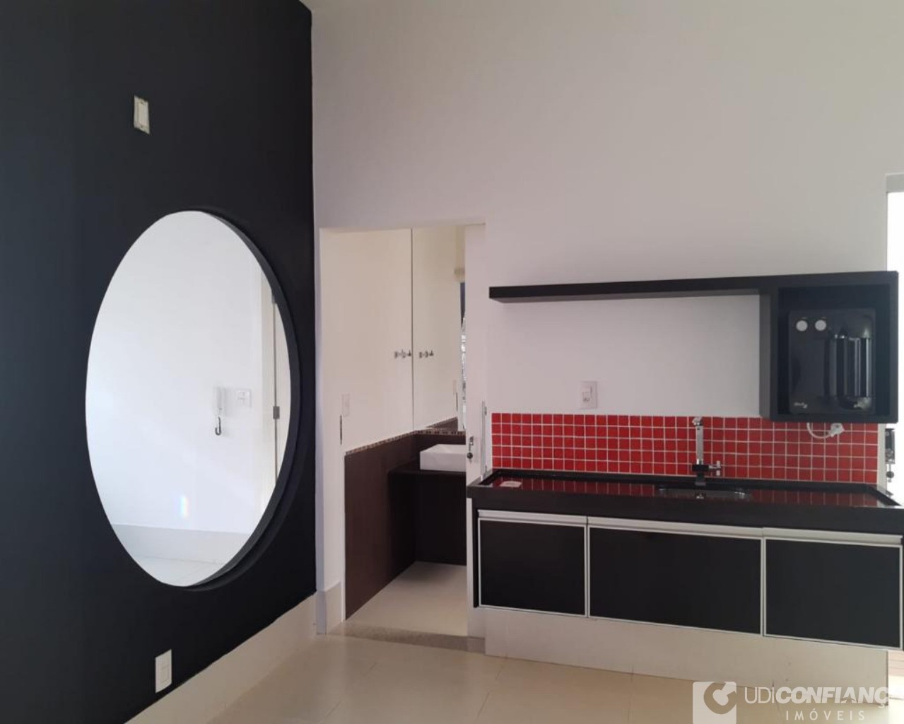 Casa à venda com 3 quartos, 315m² - Foto 4