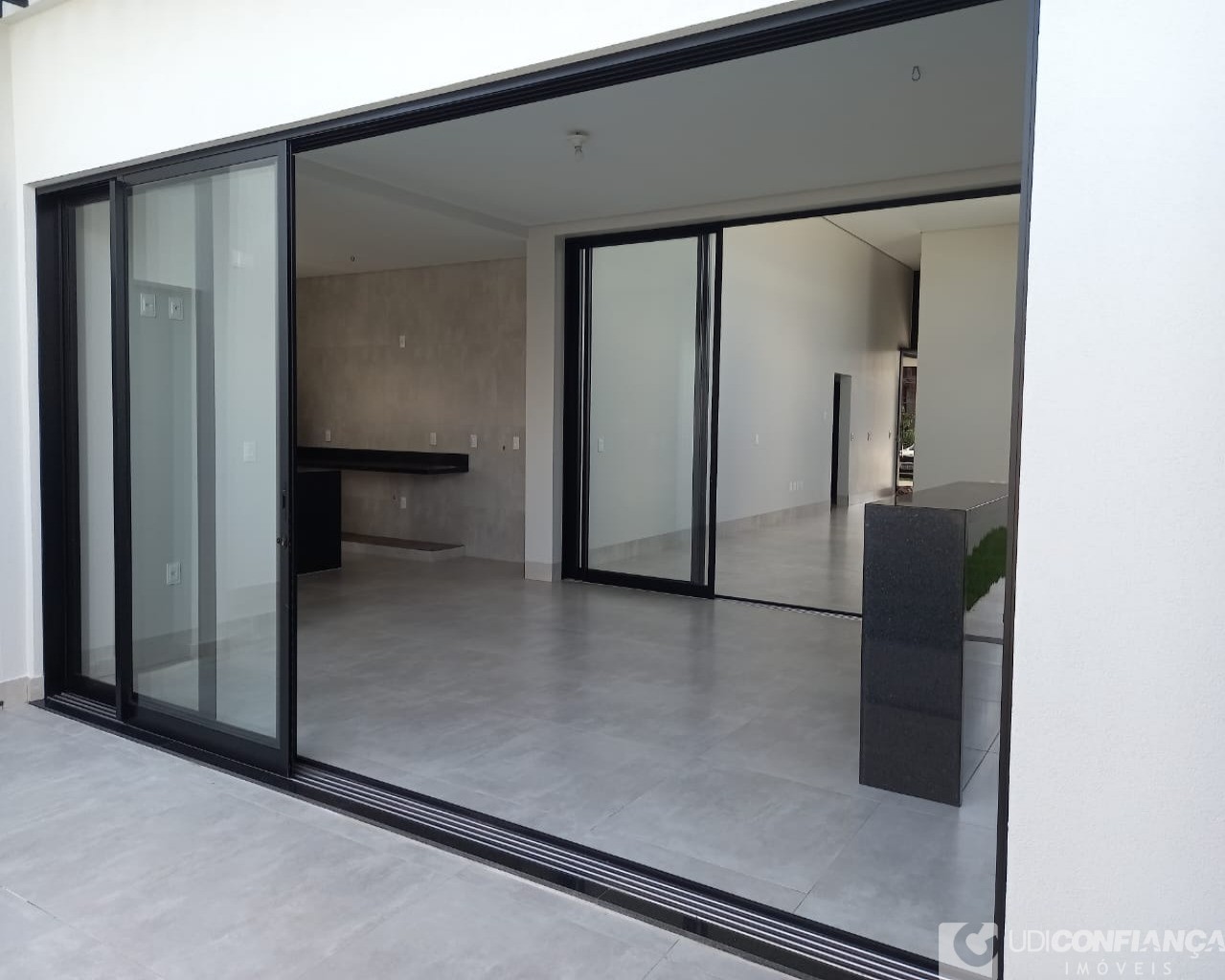 Casa à venda com 3 quartos, 360m² - Foto 8