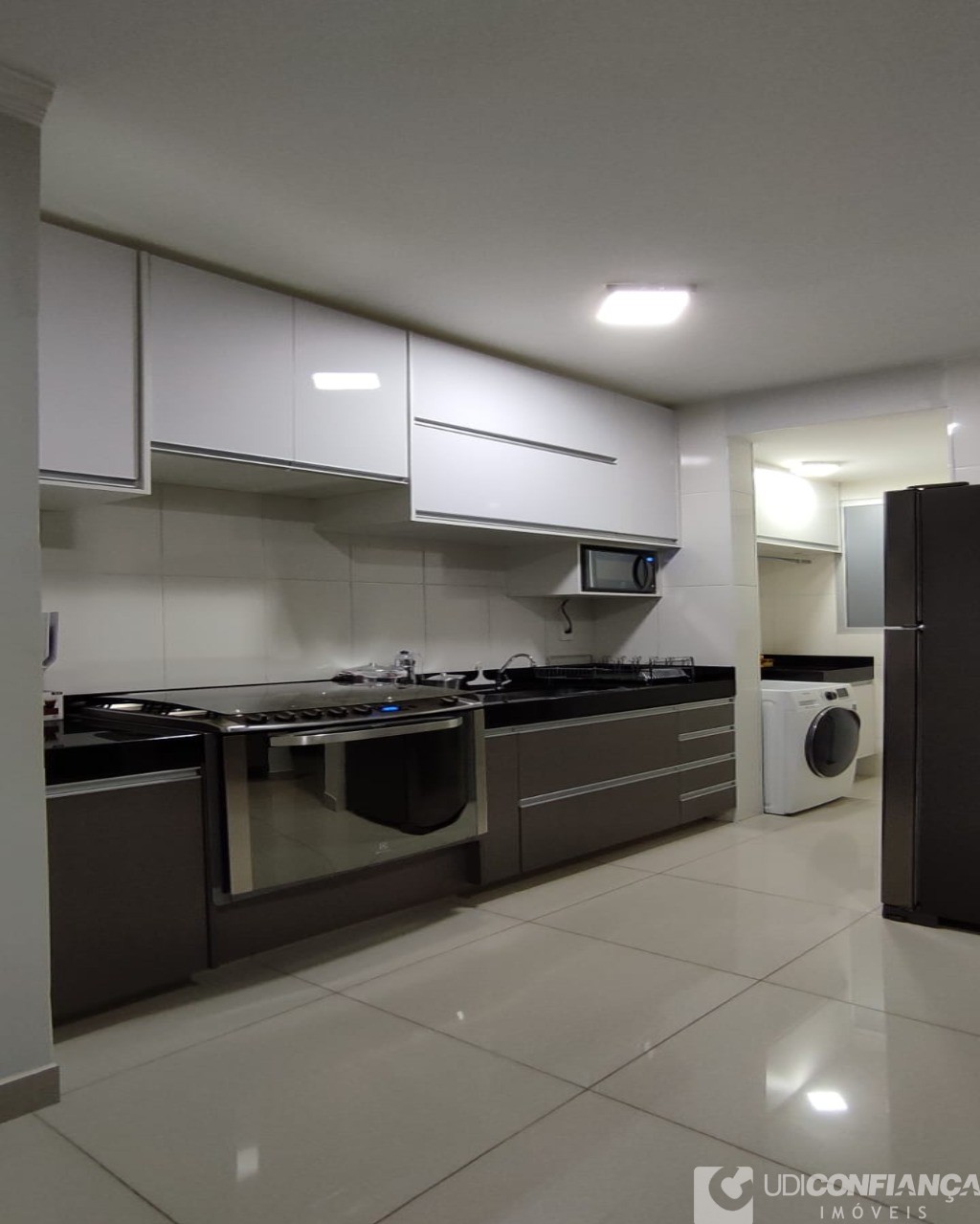 Apartamento à venda com 2 quartos, 50m² - Foto 2